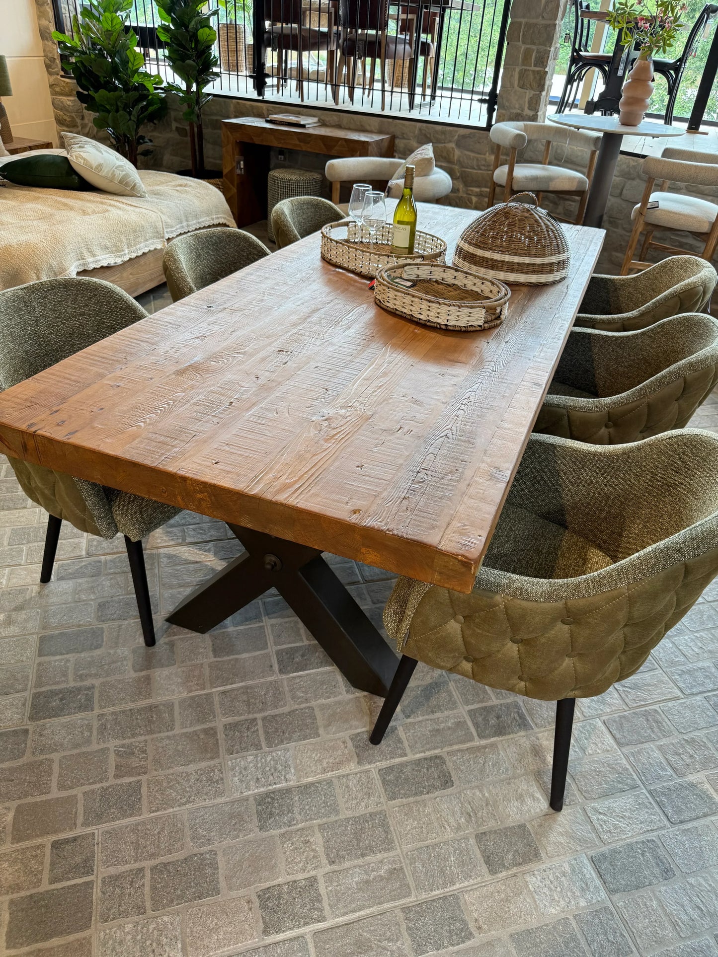 Table en Bois Massif avec Élégants Pieds en X RIETI - 300 x 110 cm - meuble-ebeniste.com devient meuble-ebeniste.fr