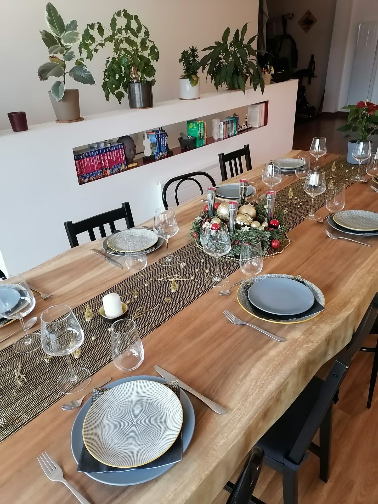 Table en Bois de Suar Massif sur Mesure | Meuble Ébéniste