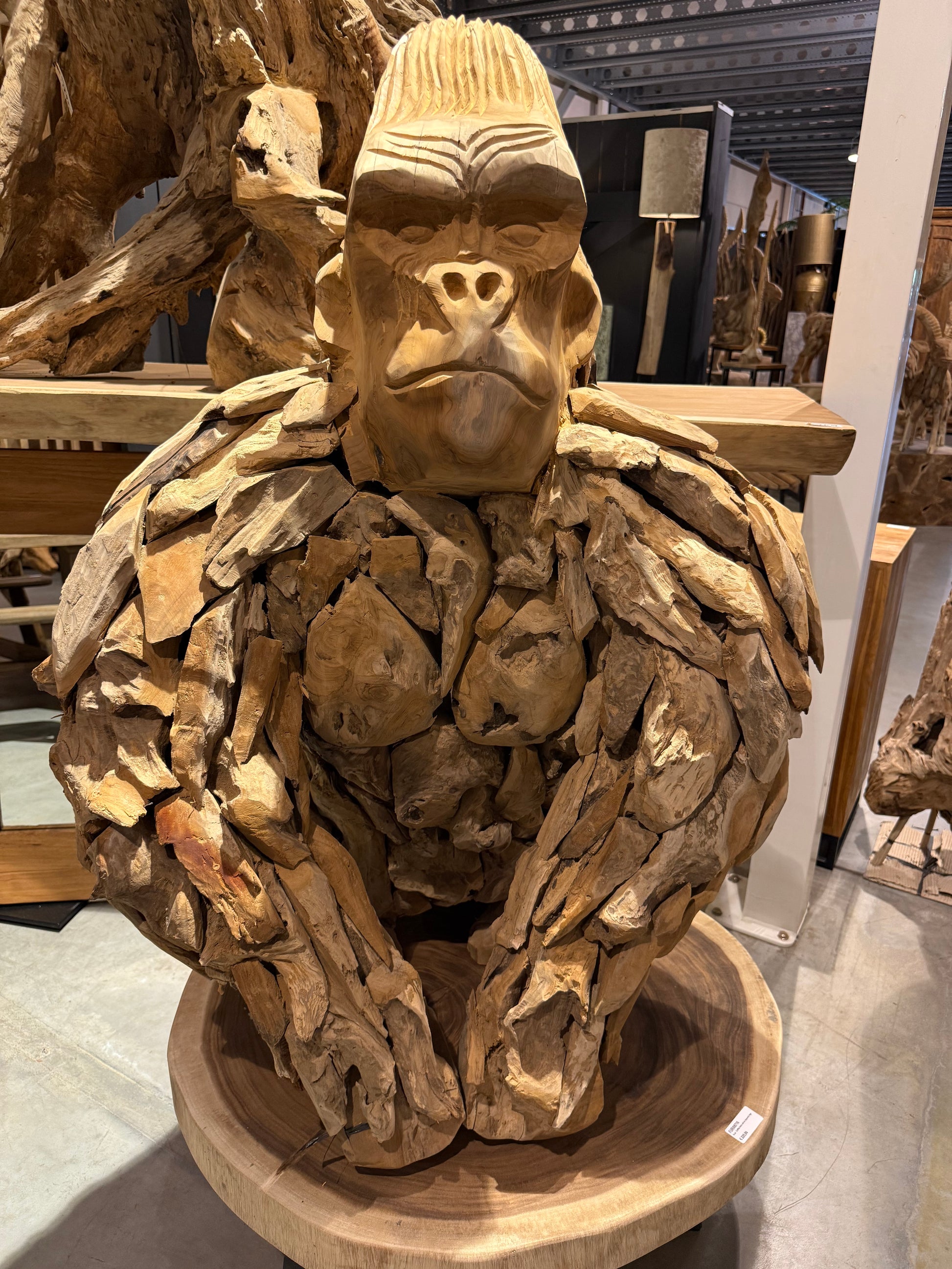 Grande Sculpture de Gorille en Teck Massif | Meuble Ébéniste