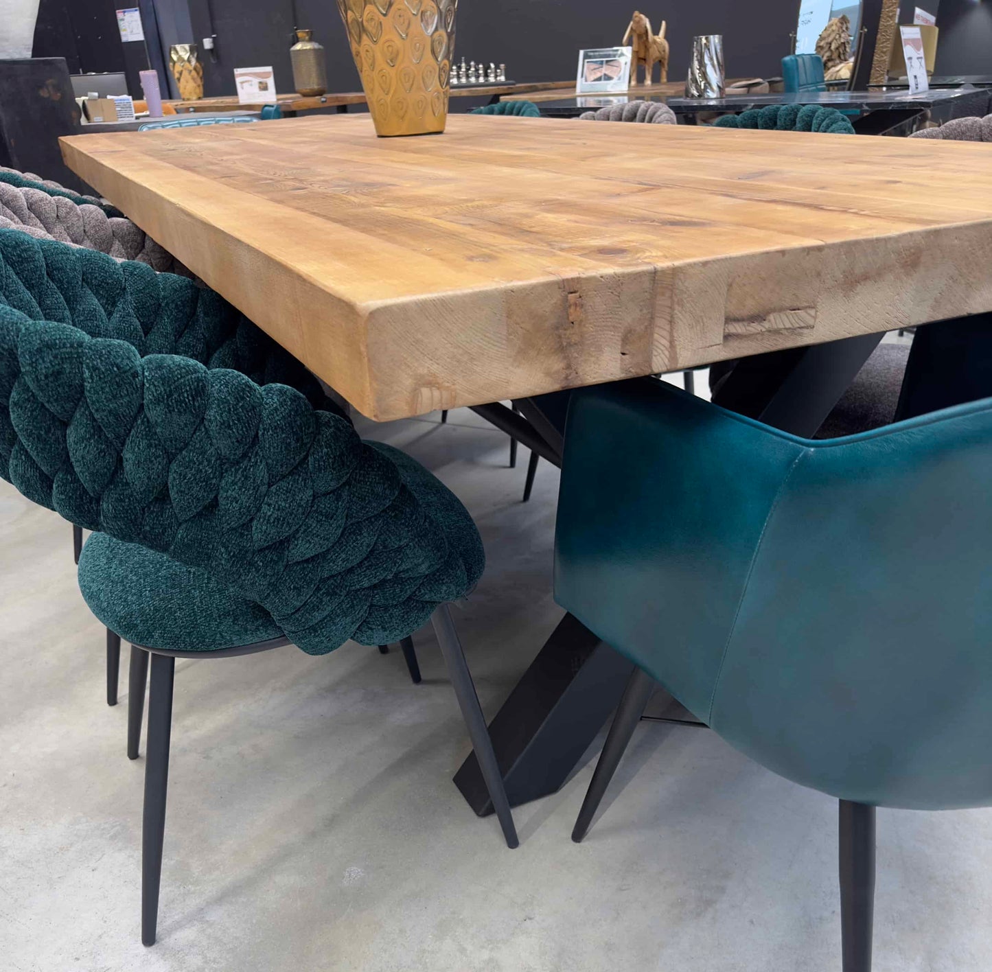 Table en Bois Massif avec Élégants Pieds en X RIETI - 300 x 110 cm