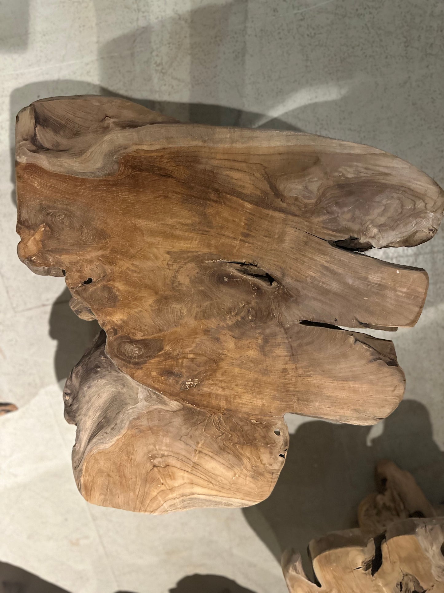 Table Basse en Souche de Bois Naturel | Meuble Ébéniste