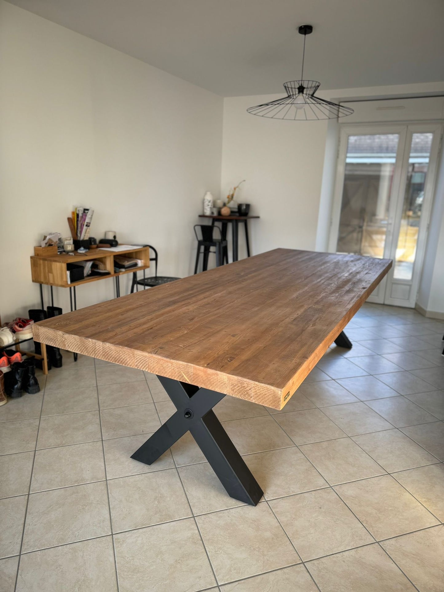 Table en Bois Massif avec Élégants Pieds en X RIETI - 300 x 110 cm