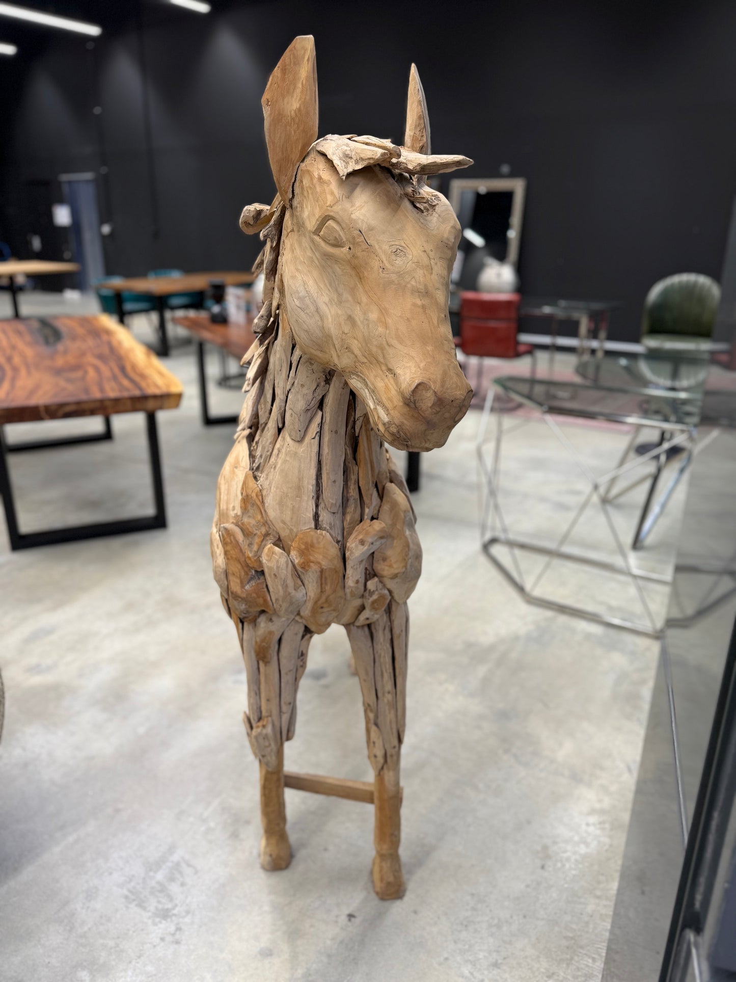 Sculpture animale artisanale en bois flotté