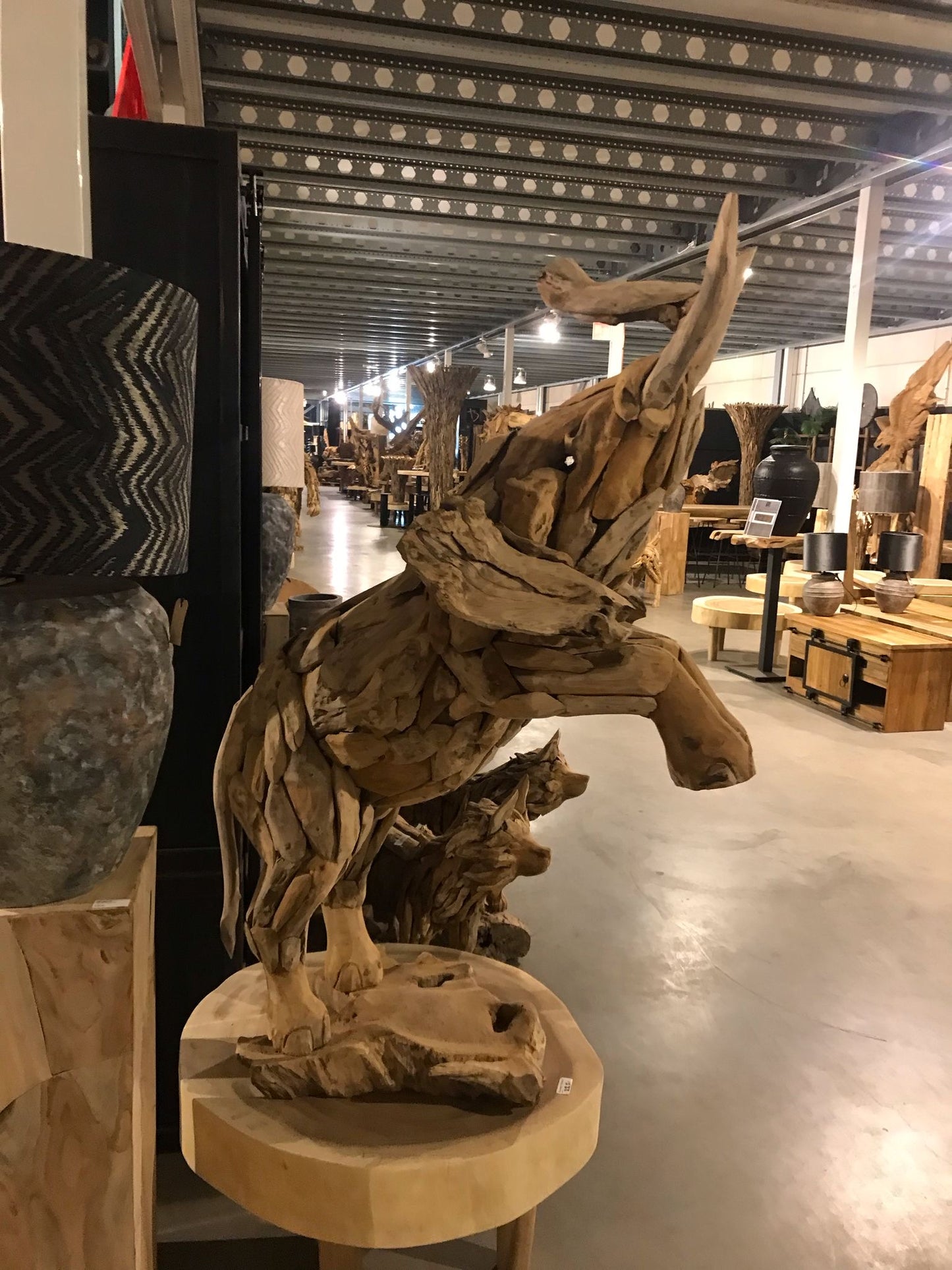 Sculpture d'Animal en Bois Flotté sur Mesure | Meuble Ébéniste
