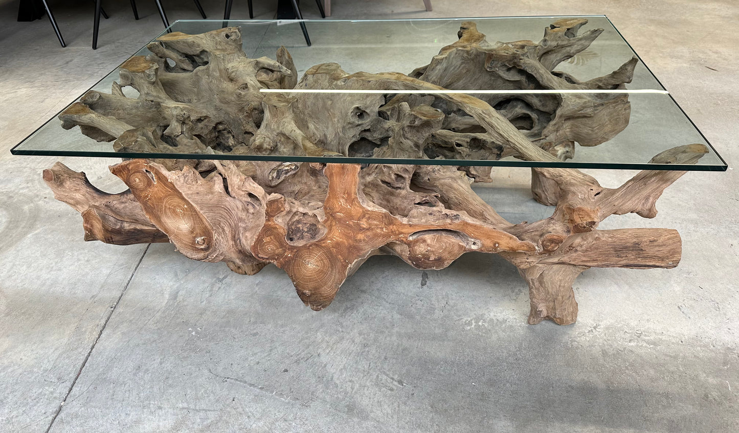 Table Basse Design en Racine de Bois et Plateau Verre