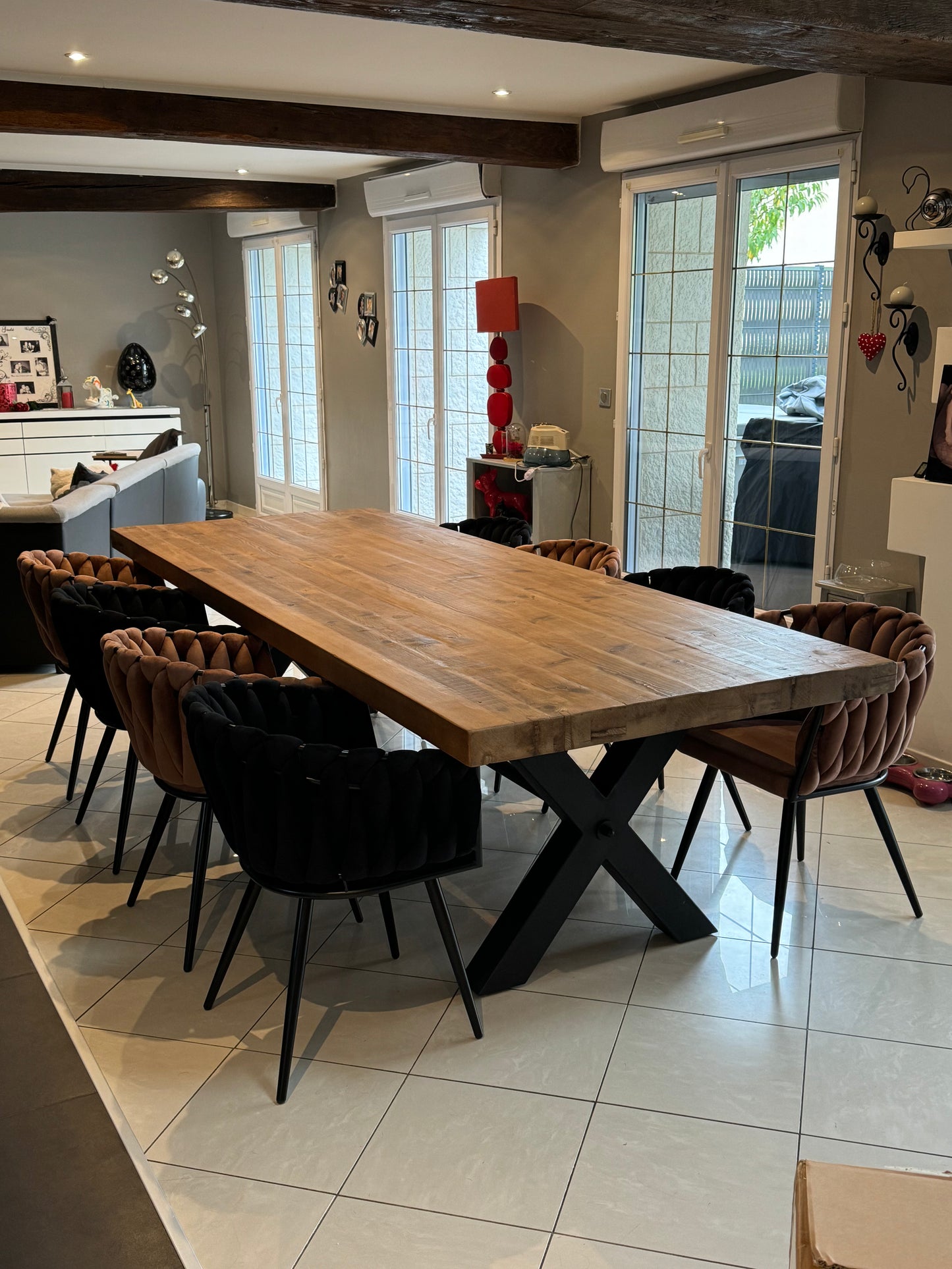 Table en Bois Massif avec Élégants Pieds en X RIETI - 240 X 100 CM