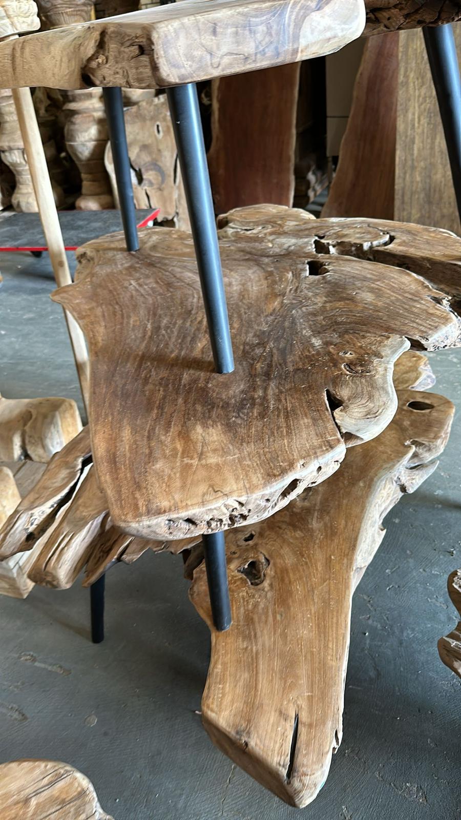 Table Basse en Souche de Bois - Pièce Authentique au Design Naturel