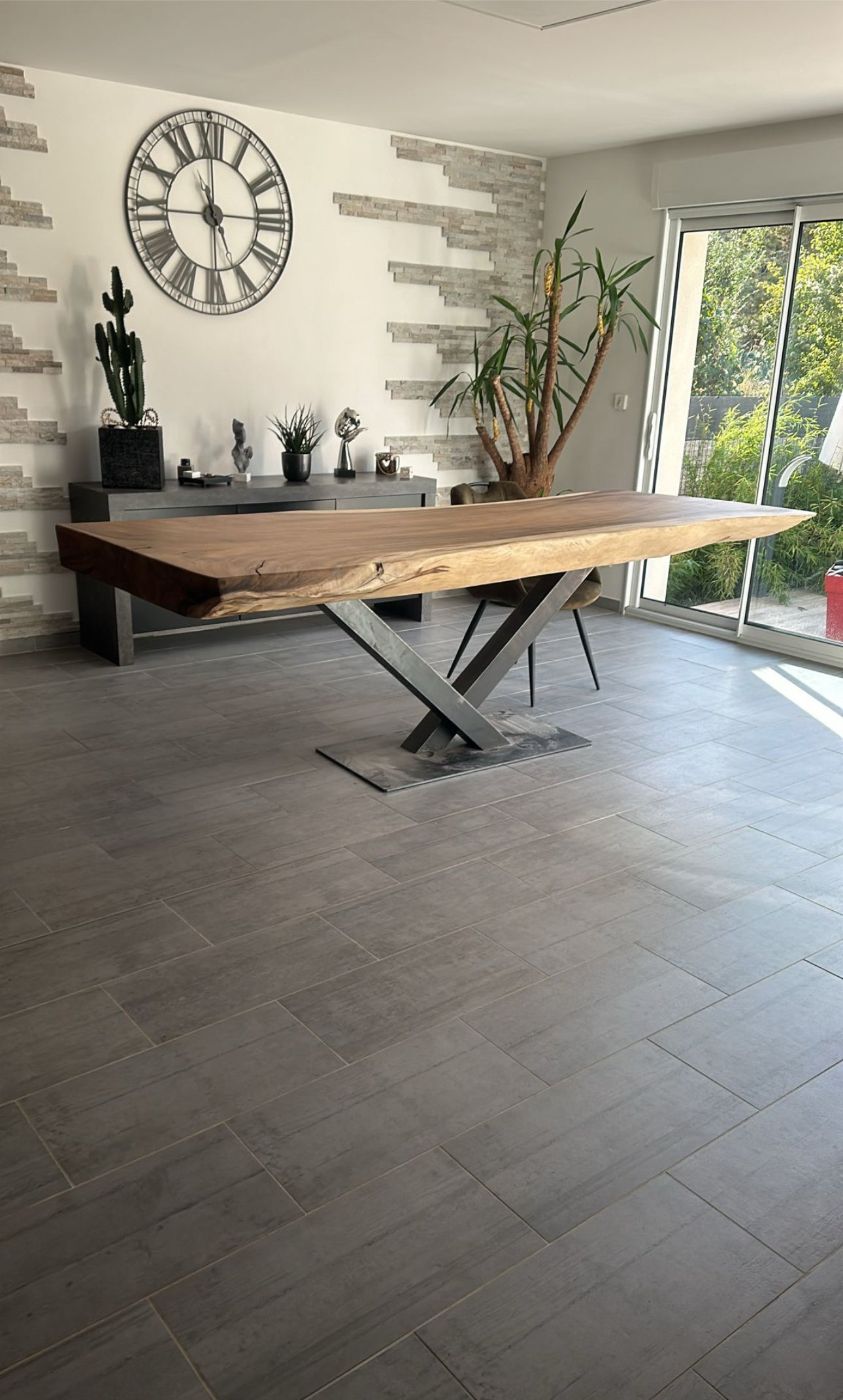 Table en Bois de Suar Massif sur Mesure | Meuble Ébéniste
