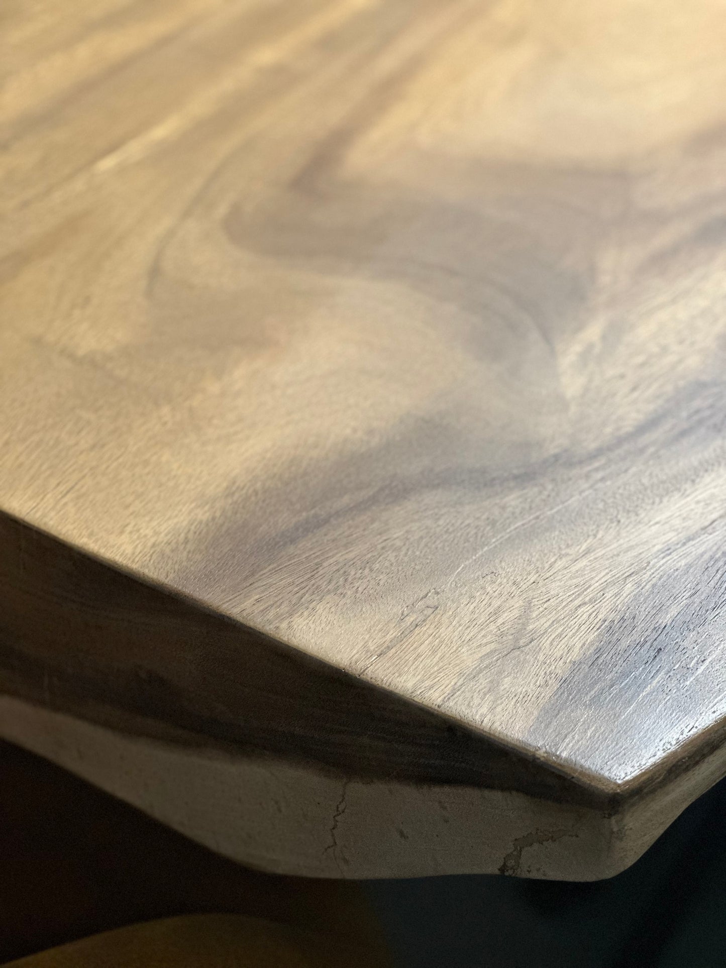 Table en Bois de Suar Massif sur Mesure | Meuble Ébéniste