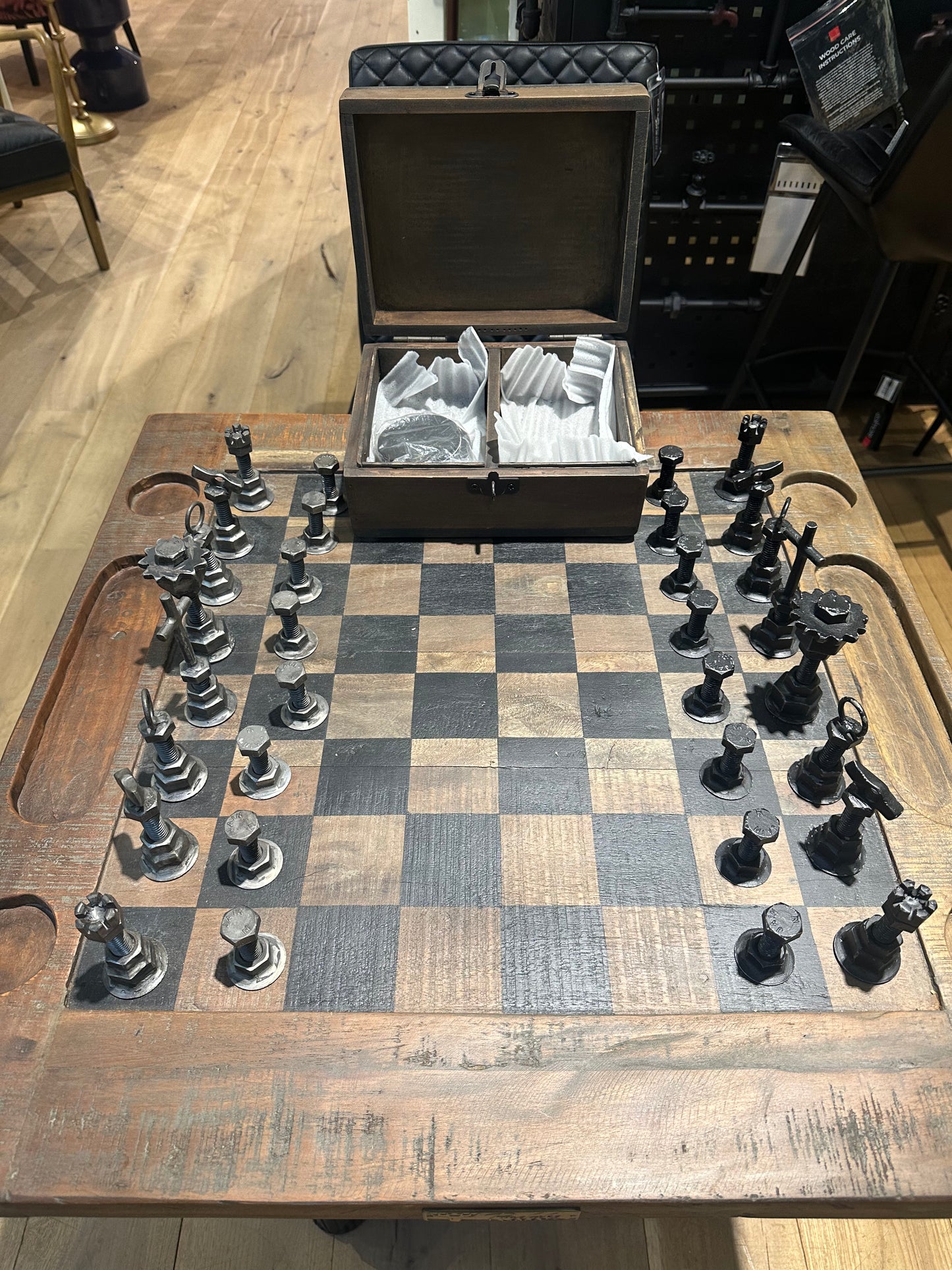 "Échiquier Impérial" Table d'Échecs Élégance - meuble-ebeniste.com devient meuble-ebeniste.fr