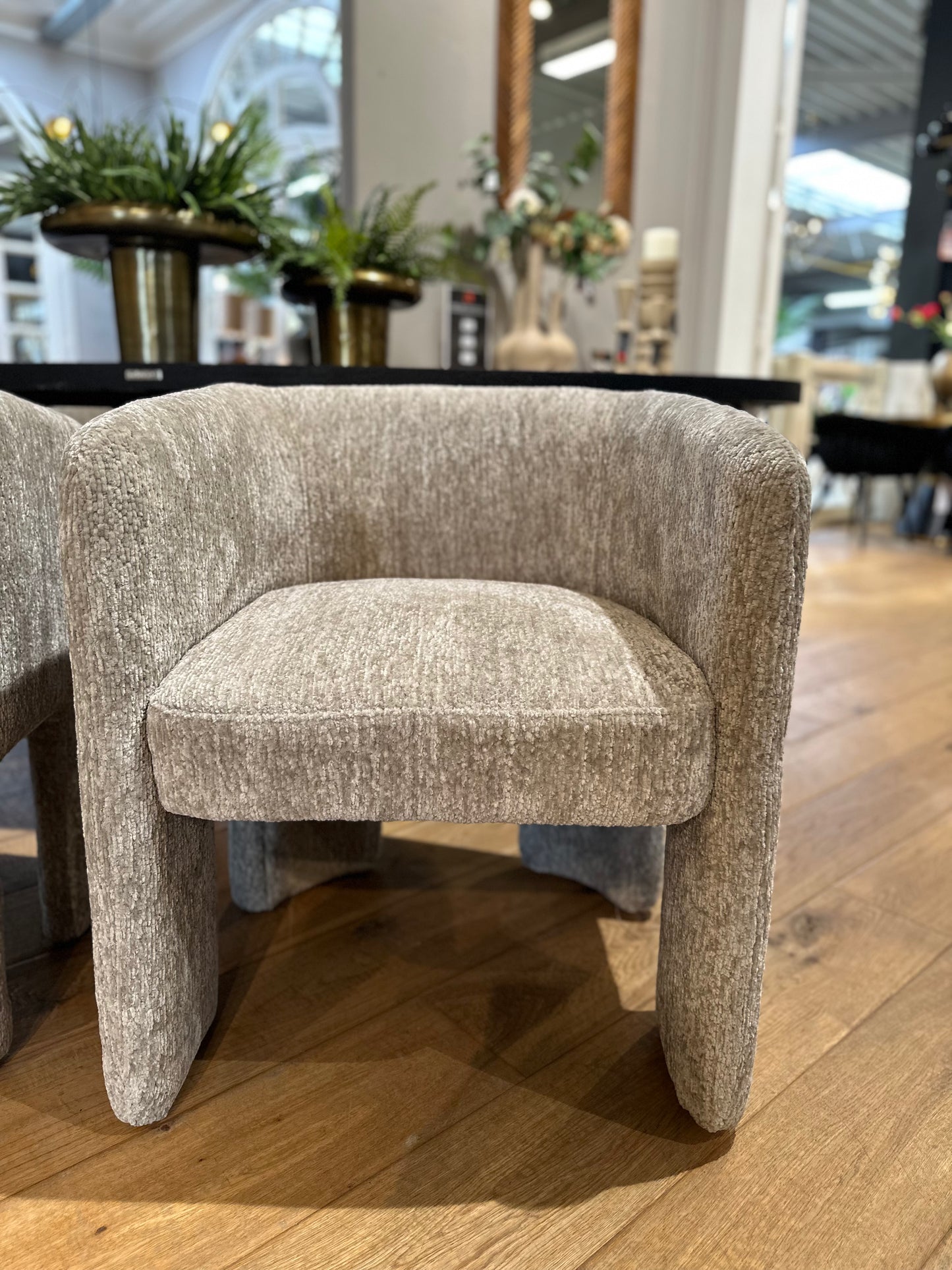 Fauteuil Design "ZIGGY" en Tissu Gris Clair