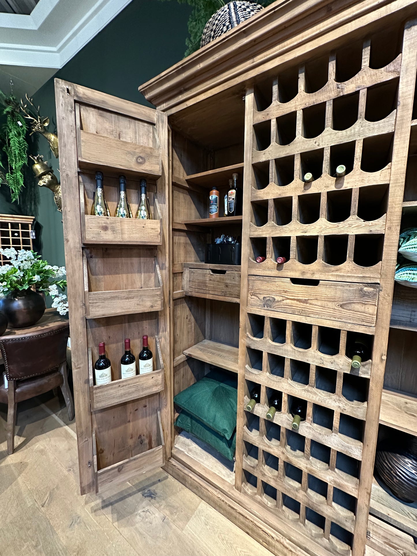 Cellier à Vin Artisanal en Bois Massif