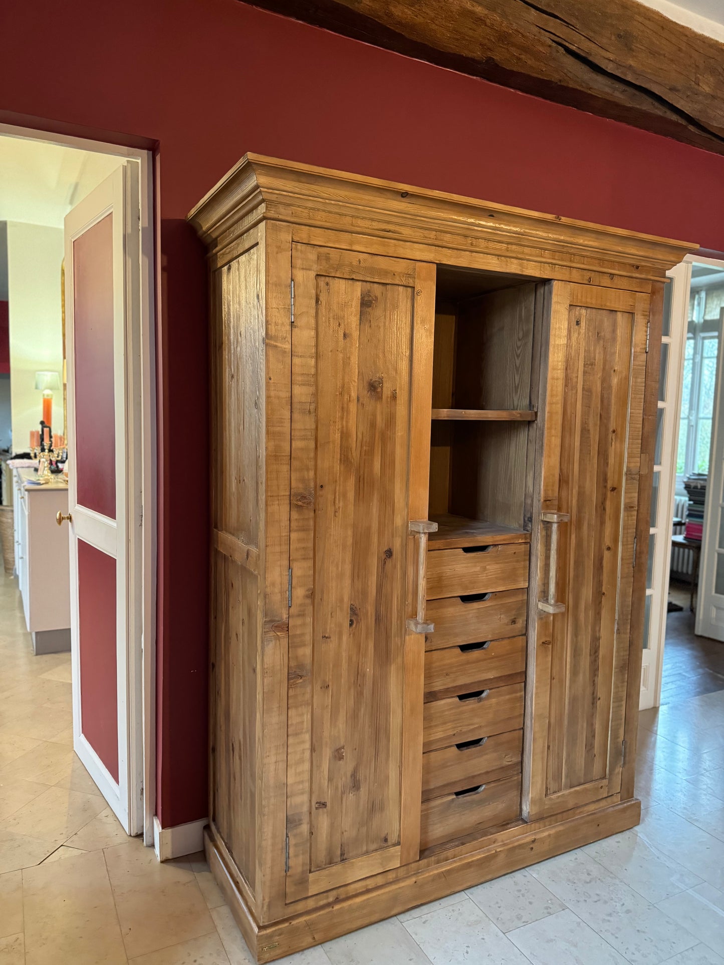 Celier à Vin en Bois - Stockage Élégant et Traditionnel pour Vos Grands Crus - meuble-ebeniste.com devient meuble-ebeniste.fr
