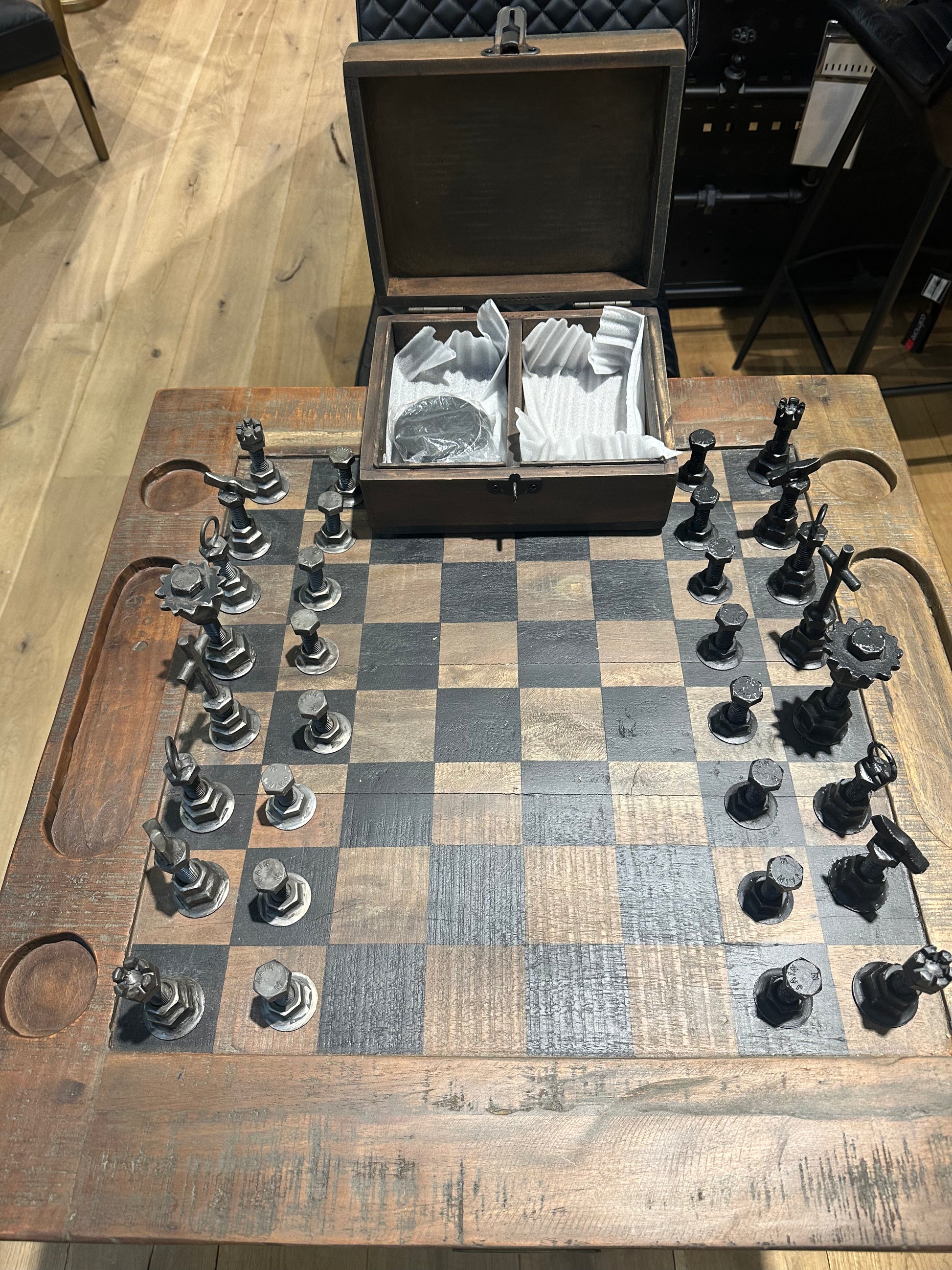 "Échiquier Impérial" Table d'Échecs Élégance - meuble-ebeniste.com devient meuble-ebeniste.fr