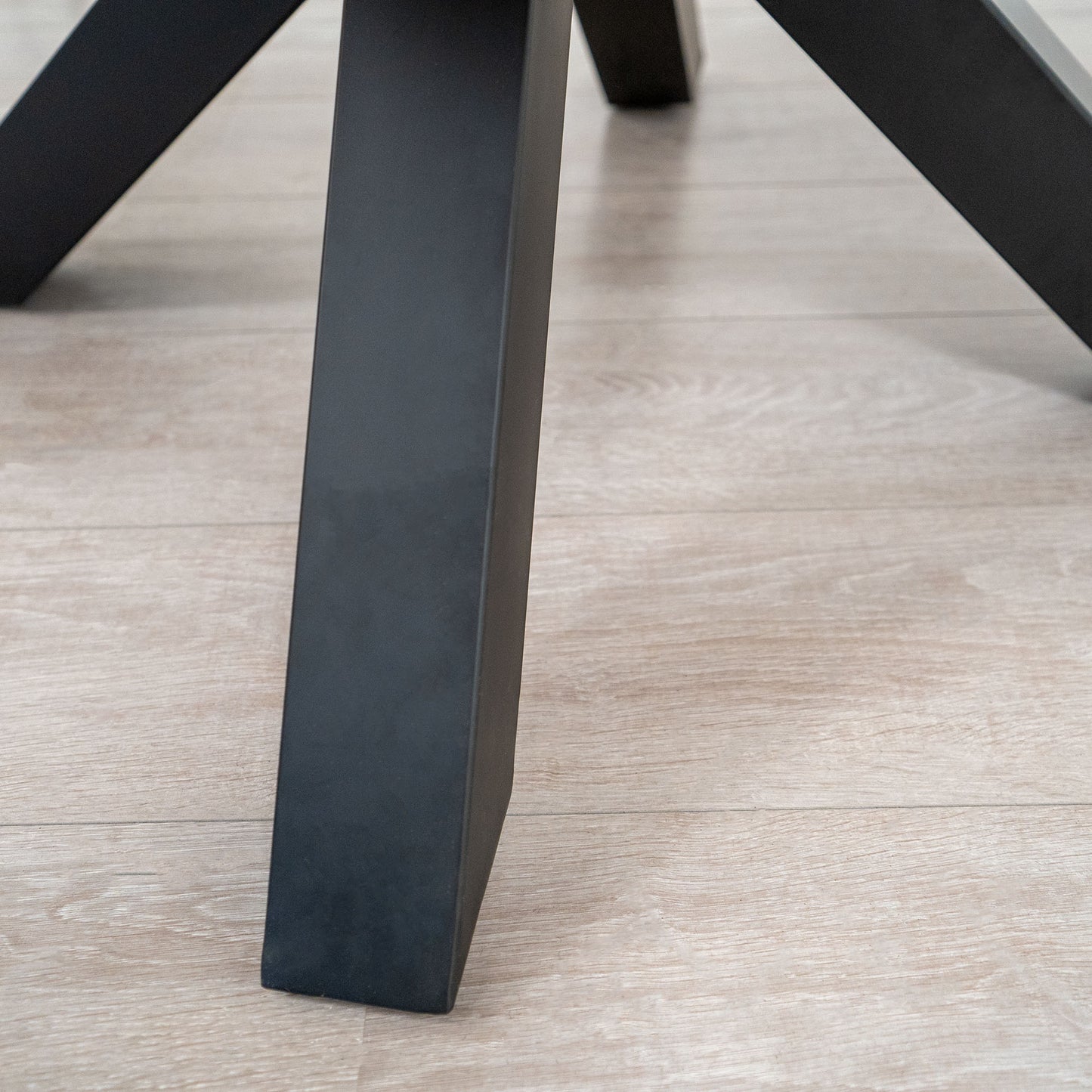 Table Ronde en Manguier Massif Pied Mikado "KALAMATA" | Meuble Ébéniste