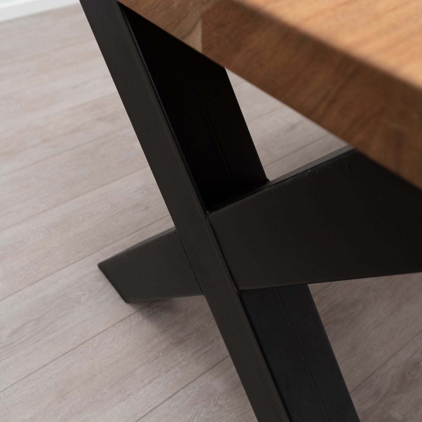 Table en Acacia Massif Pieds X "BALOS" | Meuble Ébéniste