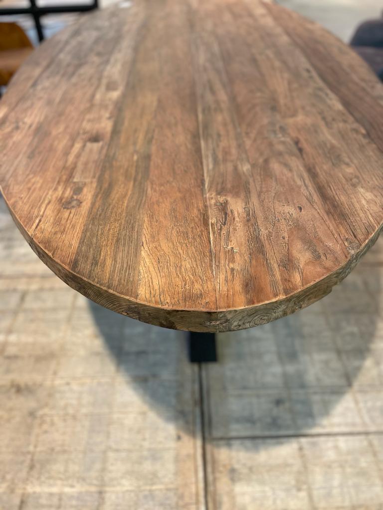 TABLE OVALE TECK MASSIF PIED METAL NOIR CENTRAL DIMENSIONS SUR MESURE - meuble-ebeniste.com devient meuble-ebeniste.fr