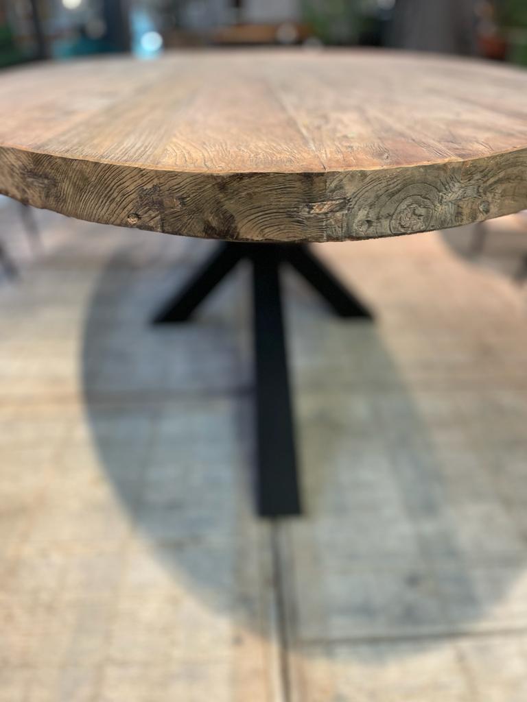 TABLE OVALE TECK MASSIF PIED METAL NOIR CENTRAL DIMENSIONS SUR MESURE - meuble-ebeniste.com devient meuble-ebeniste.fr