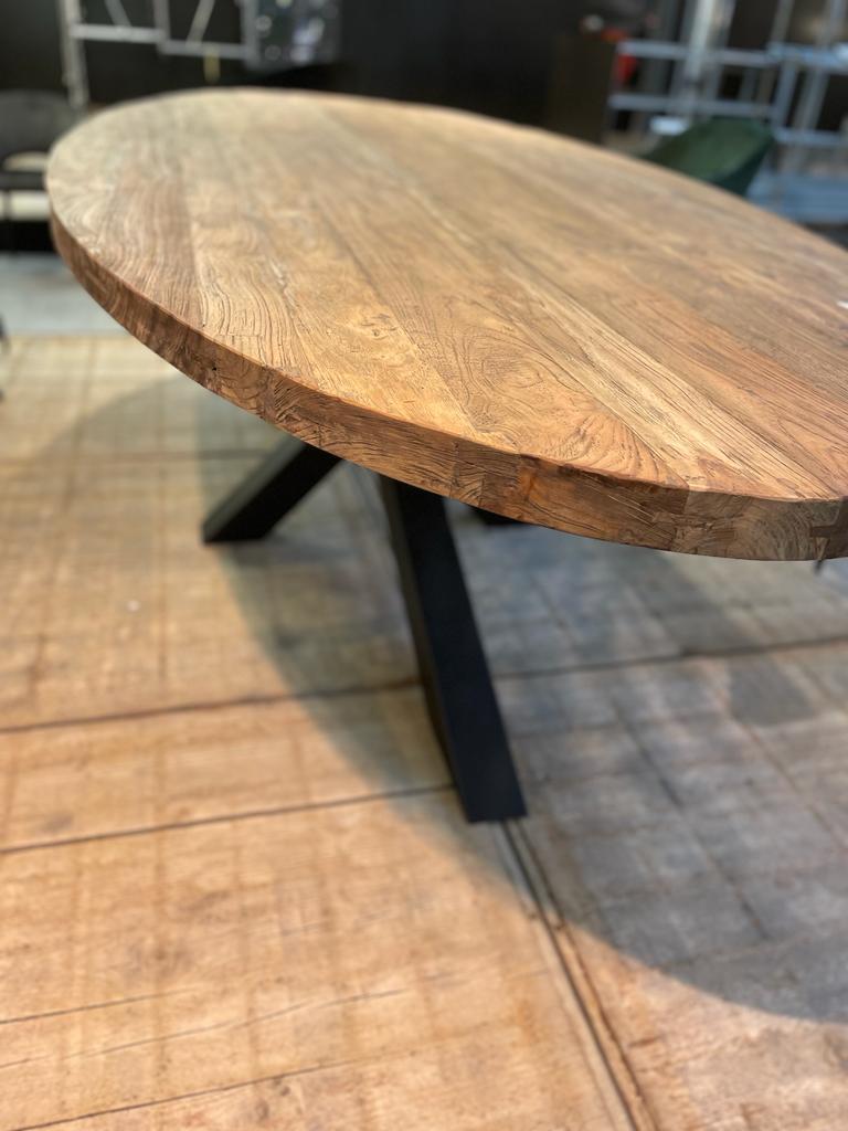 TABLE OVALE TECK MASSIF PIED METAL NOIR CENTRAL DIMENSIONS SUR MESURE - meuble-ebeniste.com devient meuble-ebeniste.fr