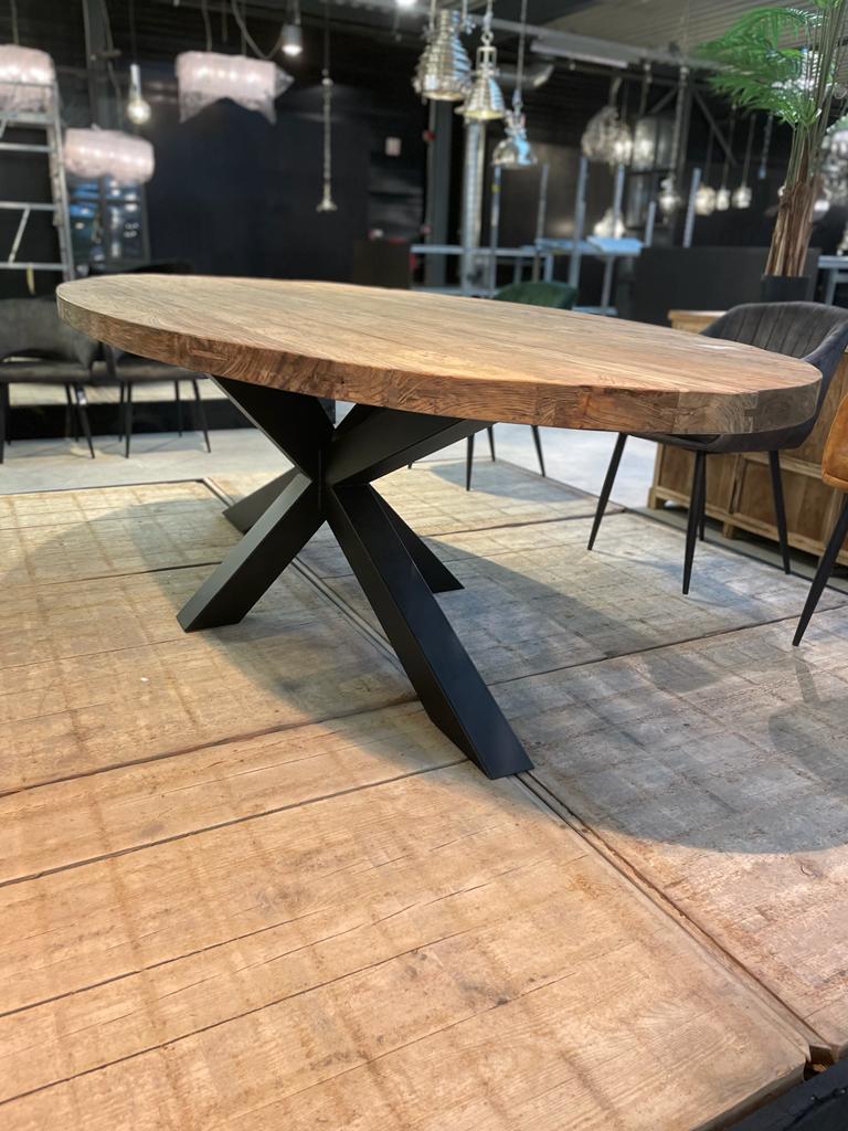 TABLE OVALE TECK MASSIF PIED METAL NOIR CENTRAL DIMENSIONS SUR MESURE - meuble-ebeniste.com devient meuble-ebeniste.fr