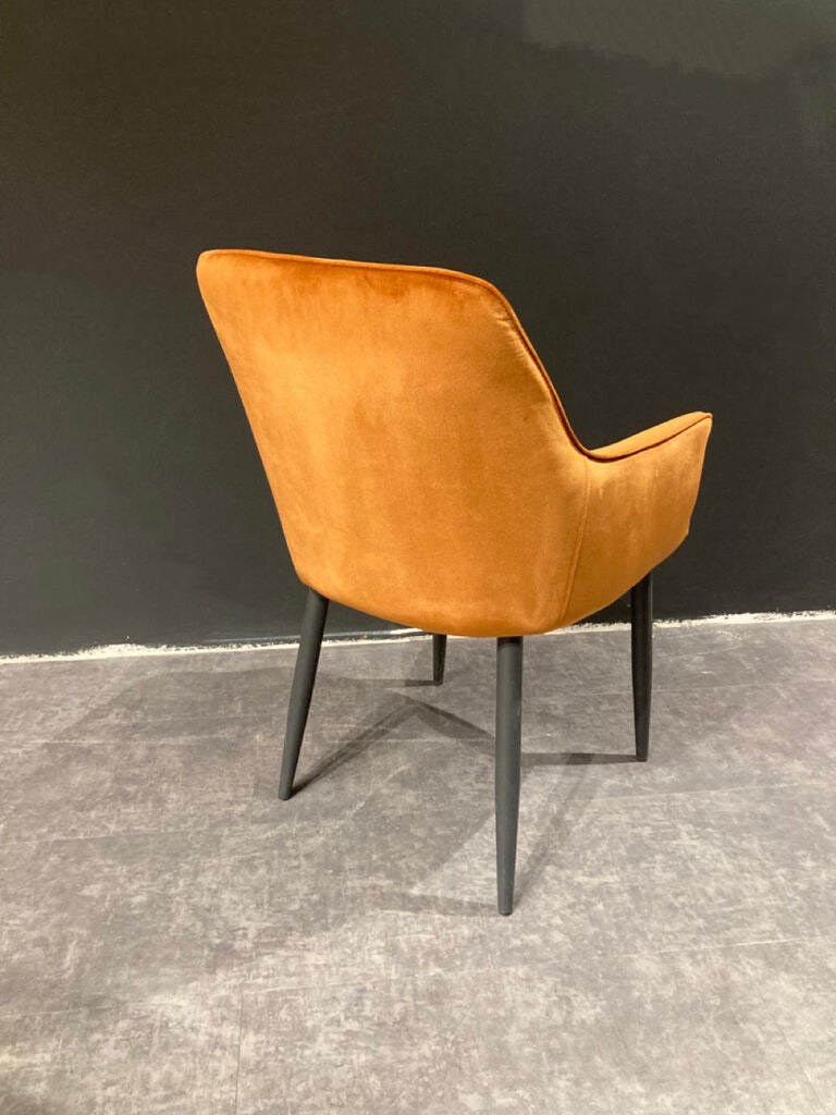 Chaise à accoudoirs en Alcantara Matelassé "ODOLO" | Meuble Ébéniste