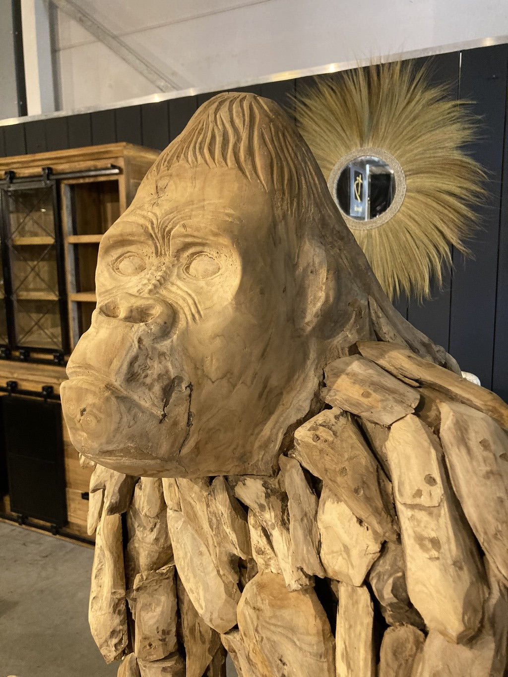 Grande Sculpture de Gorille en Teck Massif | Meuble Ébéniste