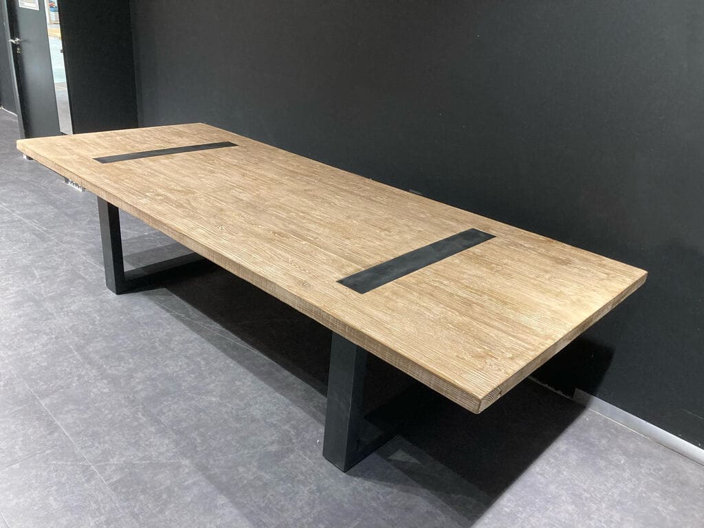 Table bois massif pieds U apparents - 240 X 100 CM