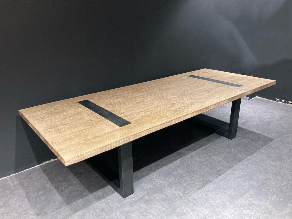 Table bois massif pieds U apparents - 240 X 100 CM