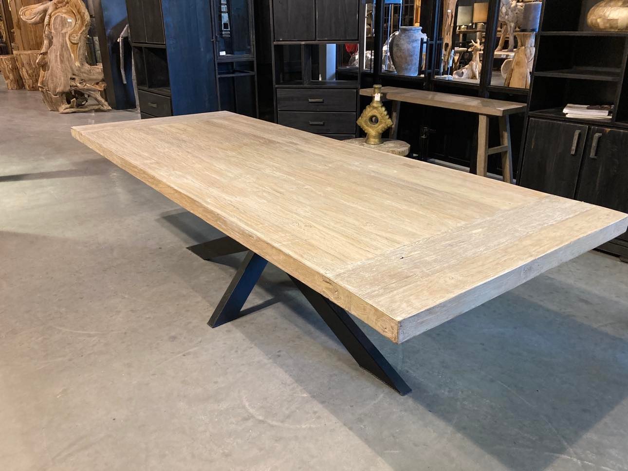 Table en Teck Massif Cérusé sur Mesure | Meuble Ébéniste