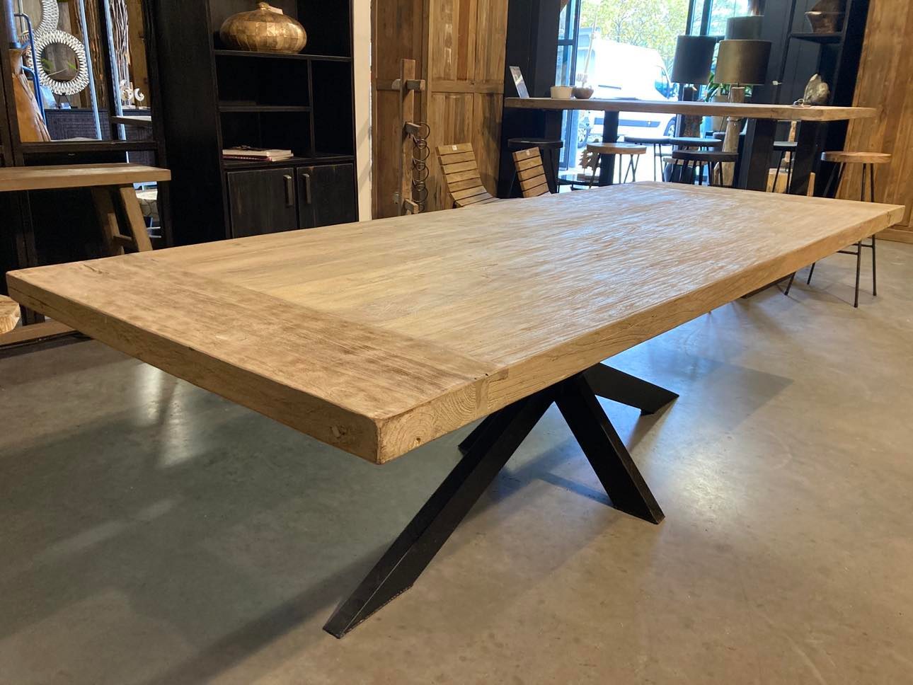 Table en Teck Massif Cérusé sur Mesure | Meuble Ébéniste