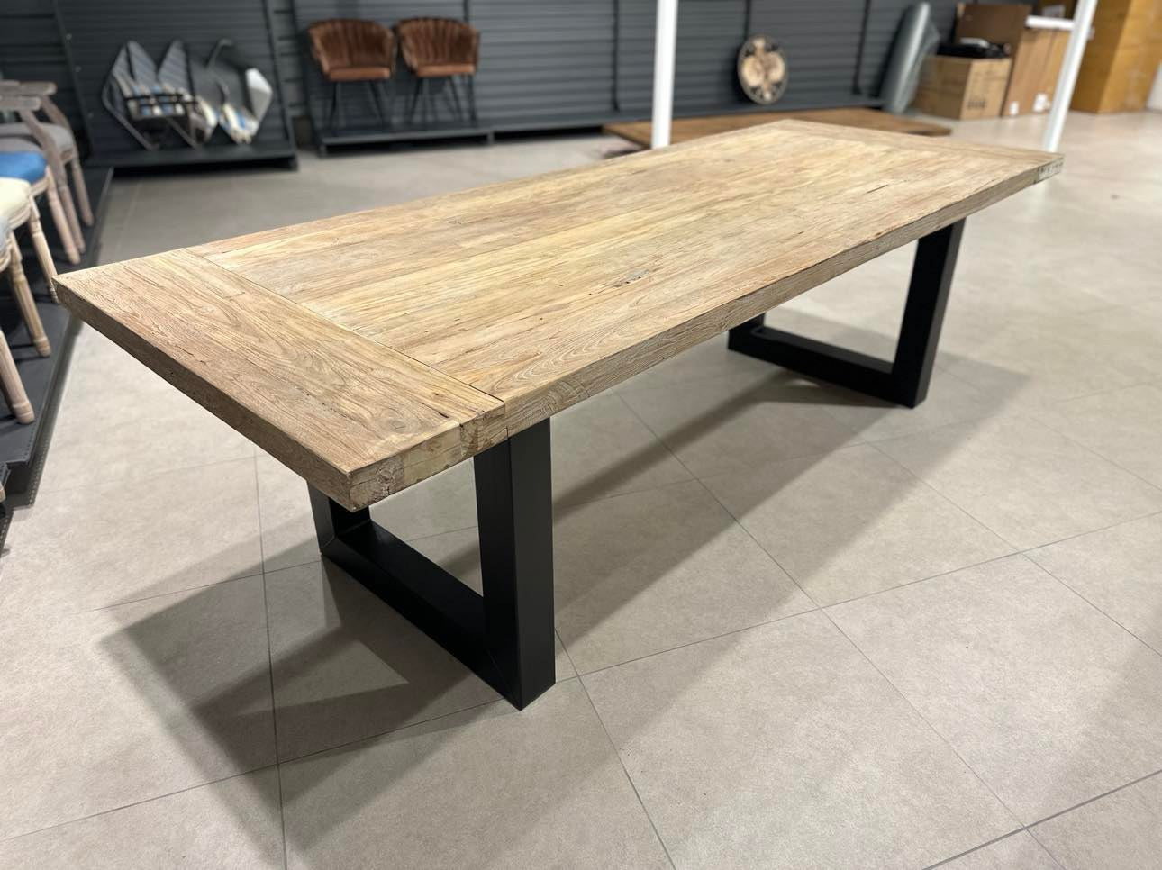 Table en Teck Massif Cérusé sur Mesure | Meuble Ébéniste