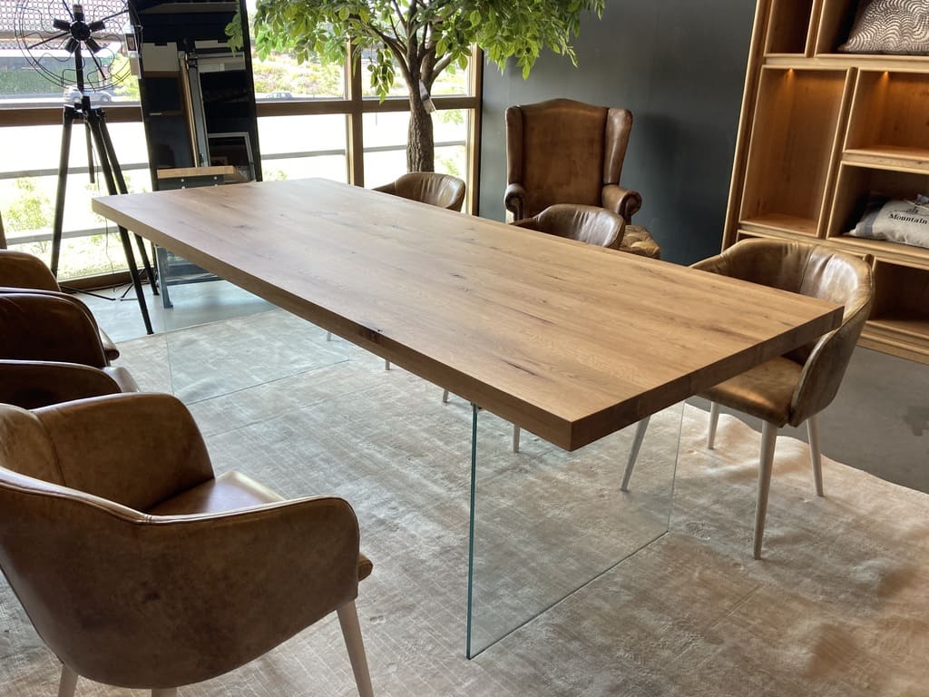 Table en Chêne Massif et Pieds en Verre "NUBE" | Meuble Ébéniste