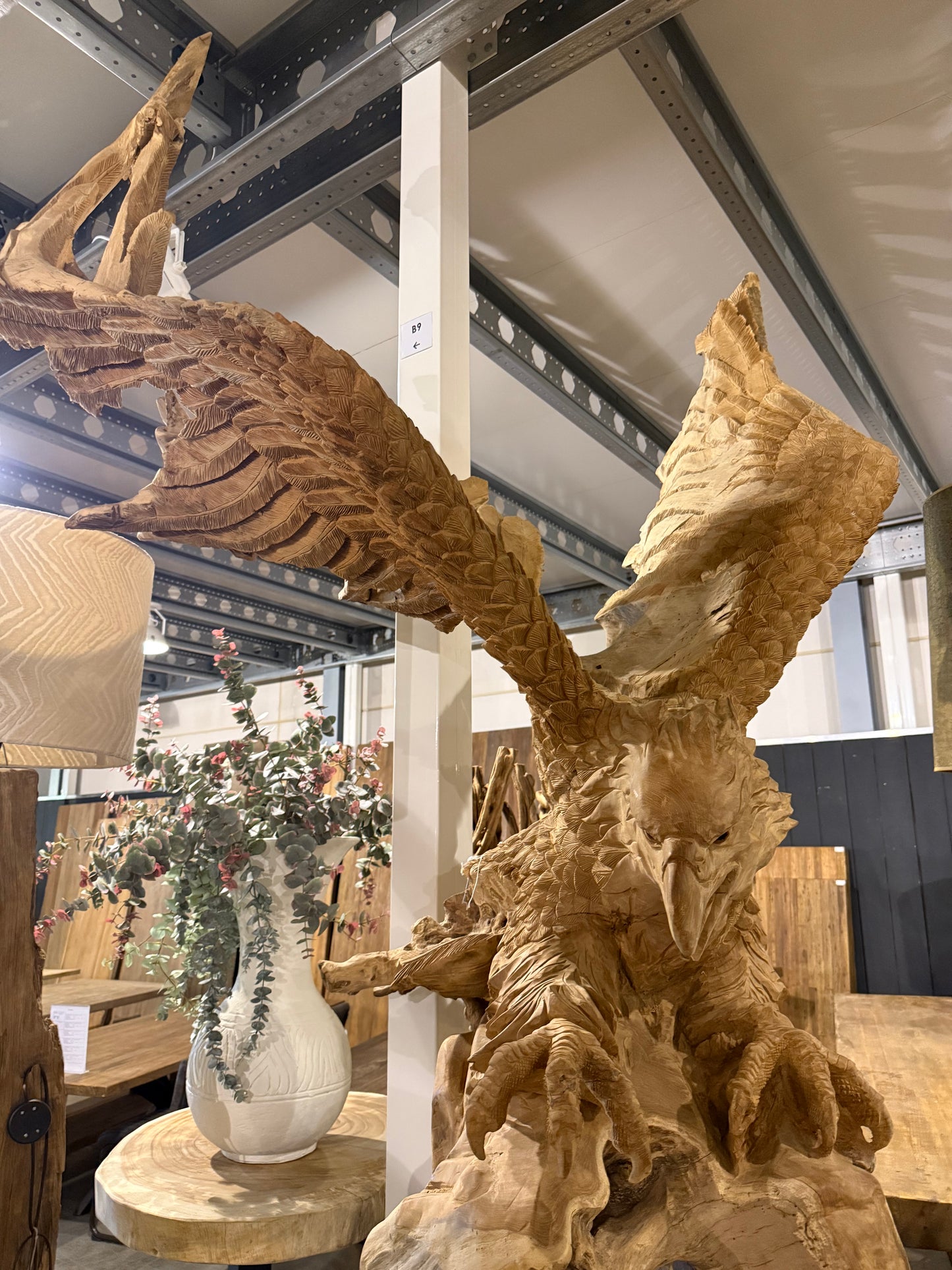 Sculpture animale artisanale en bois flotté