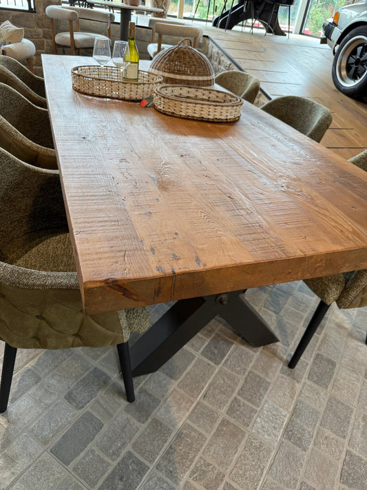 Table en Bois Massif avec Élégants Pieds en X RIETI - 300 x 110 cm - meuble-ebeniste.com devient meuble-ebeniste.fr