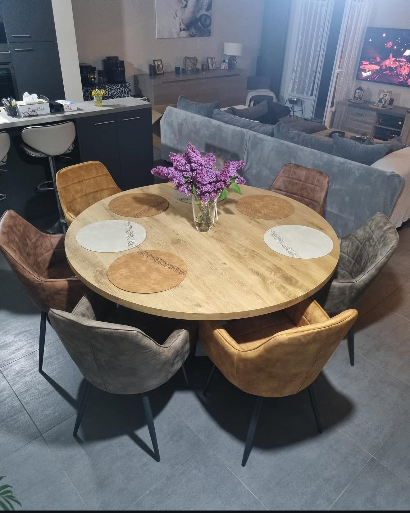 Table ronde en Chêne Massif "CORTINA"