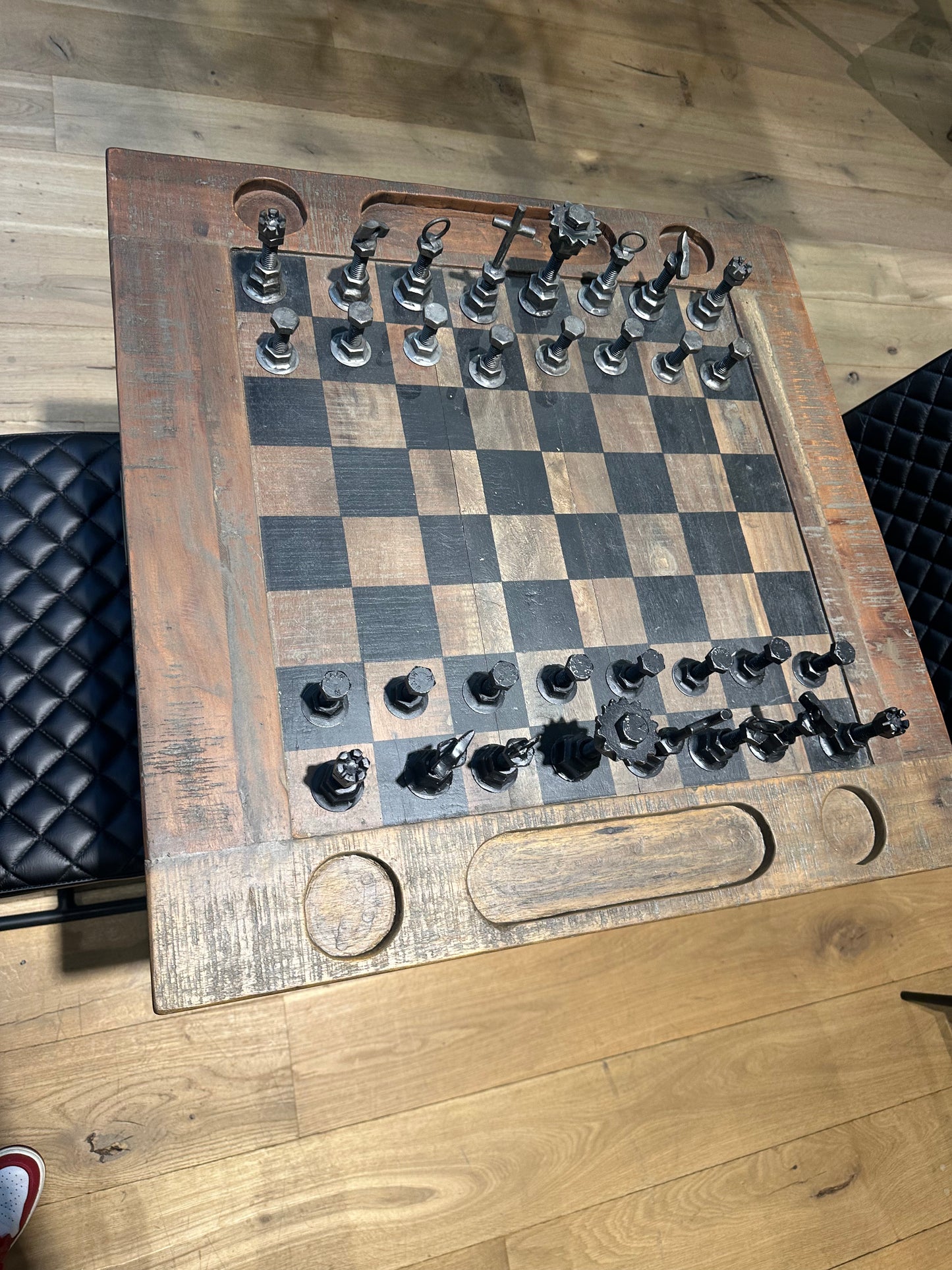 "Échiquier Impérial" Table d'Échecs Élégance