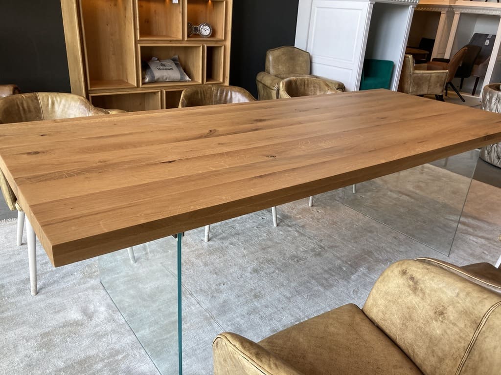 Table chêne massif pieds transparents en verre trempé NUBE - DIMENSIONS AU CHOIX