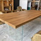 Table en Chêne Massif et Pieds en Verre "NUBE" | Meuble Ébéniste